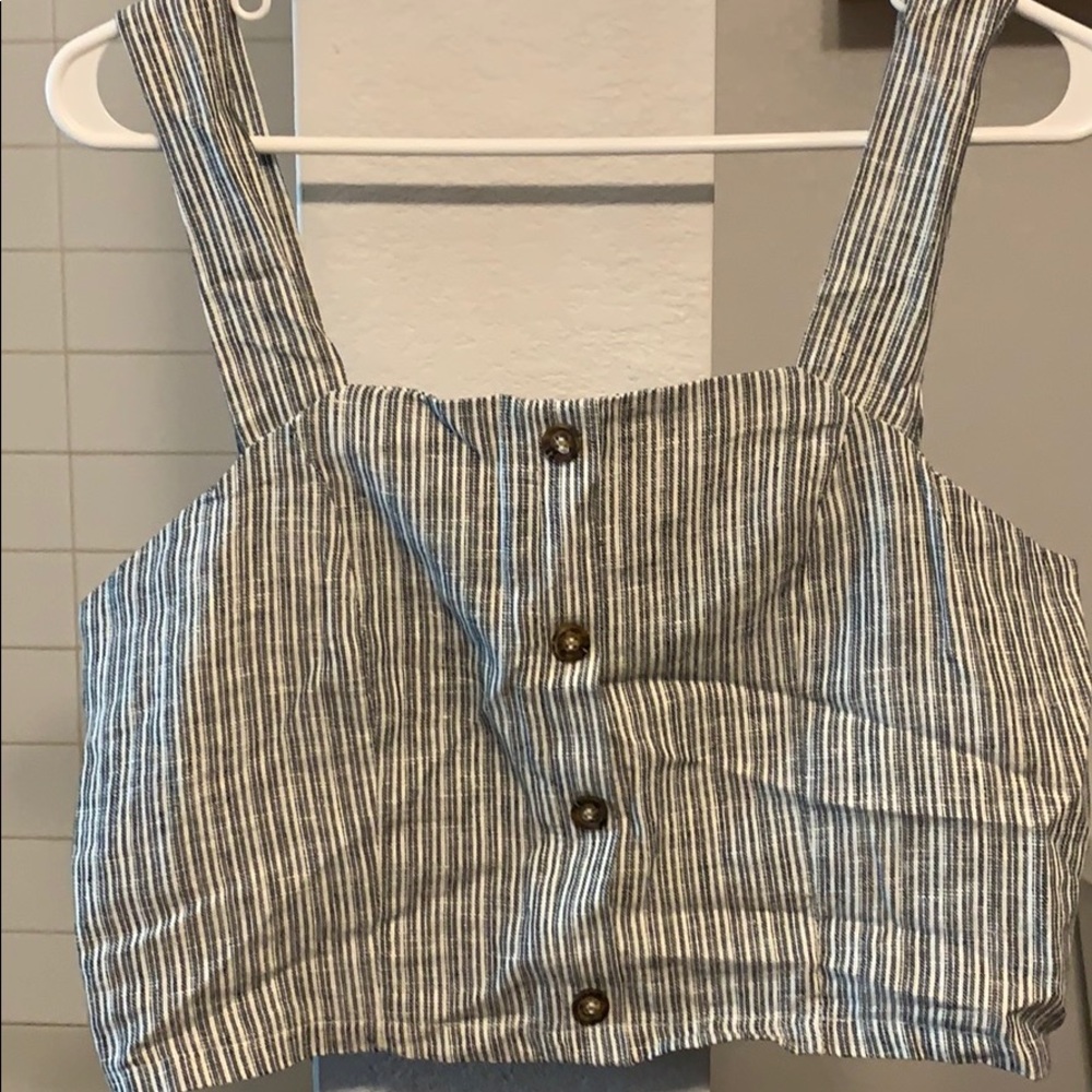 White block and grey crop top